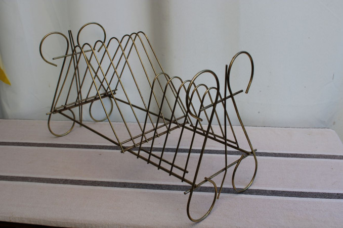 Porte-vinyles en métal doré