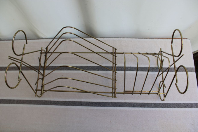 Porte-vinyles en métal doré