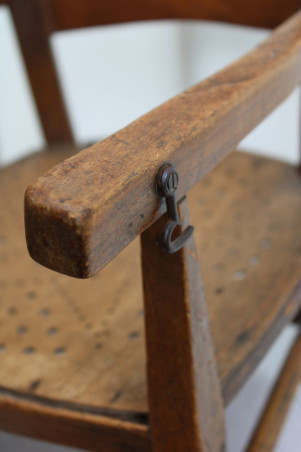 Chaise enfant en bois