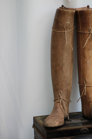 Paire d'embauchoirs en bois