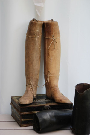 Paire d'embauchoirs en bois