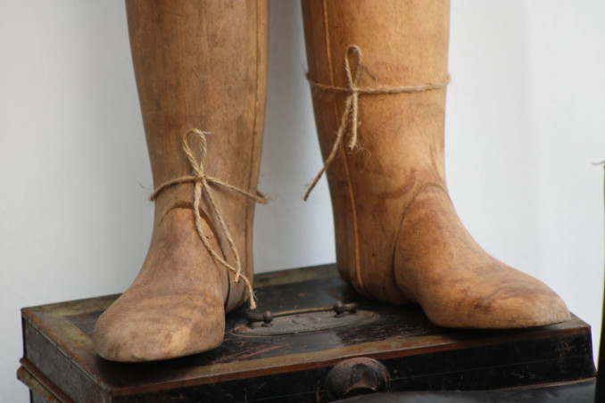 Paire d'embauchoirs en bois