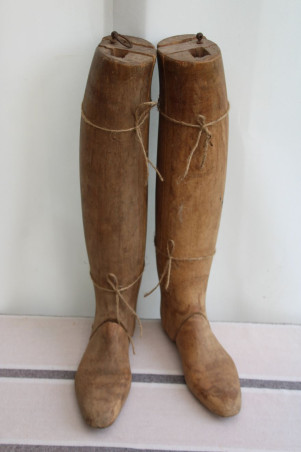 Paire d'embauchoirs en bois