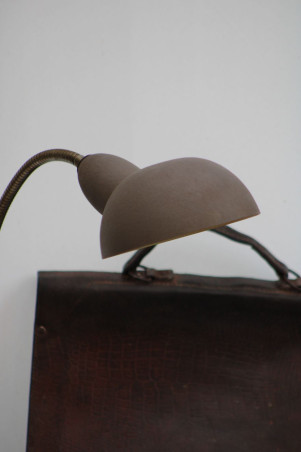 Lampe à poser en métal