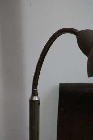 Lampe à poser en métal
