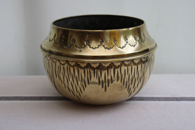 Cache-pot en laiton doré