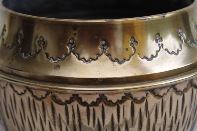 Cache-pot en laiton doré
