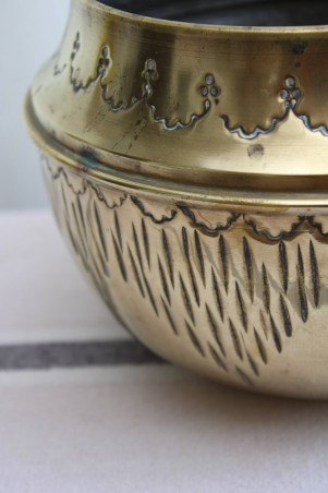 Cache-pot en laiton doré