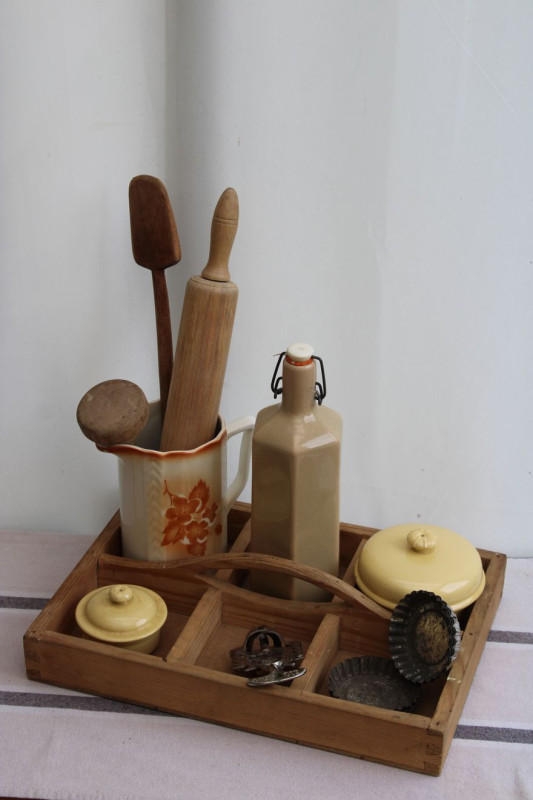 Ancienne servante en bois