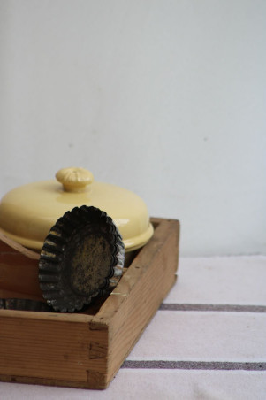 Ancienne servante en bois