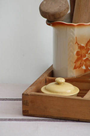 Ancienne servante en bois
