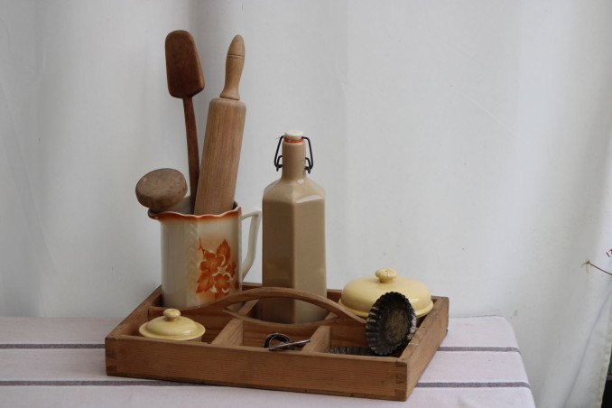 Ancienne servante en bois