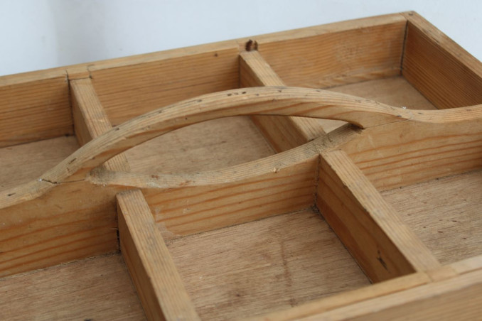 Ancienne servante en bois