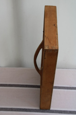 Ancienne servante en bois