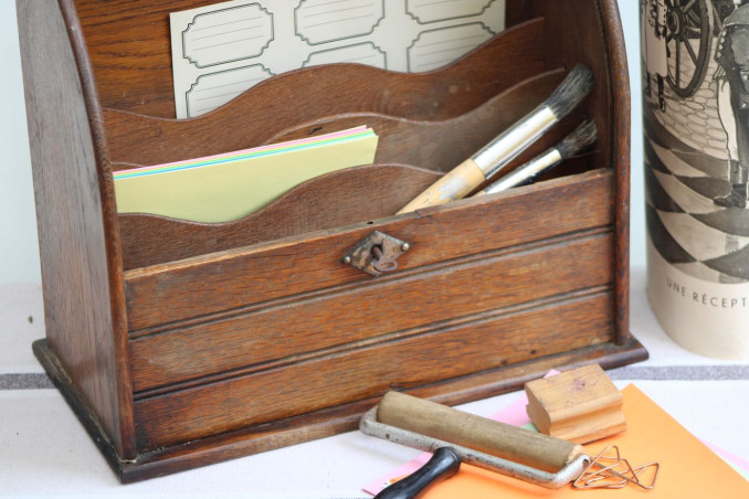 Range-courrier en bois