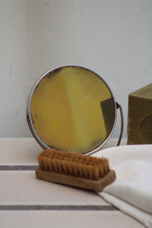 Ancien miroir à poser en métal