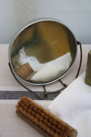 Ancien miroir à poser en métal