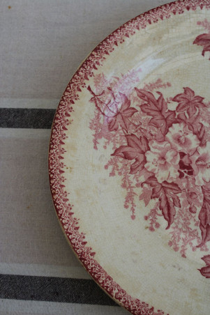 Ancien plat de service en céramique