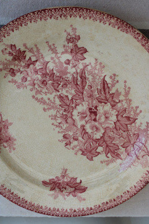 Ancien plat de service en céramique