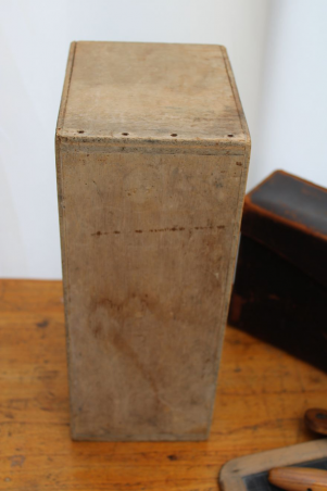 Ancienne boîte en bois
