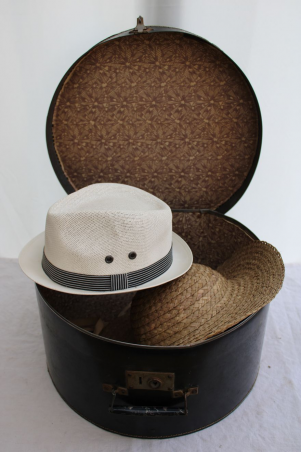 Ancienne boîte à chapeaux