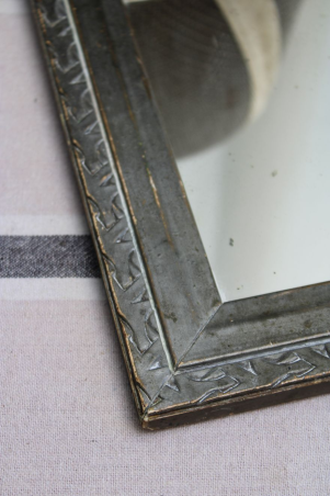 Ancien miroir en bois